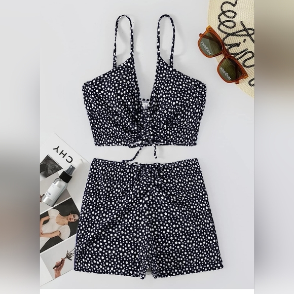 New With Tags! XXL (Size 14) Ruched Bikini. Black with White flowers - Picture 2 of 4